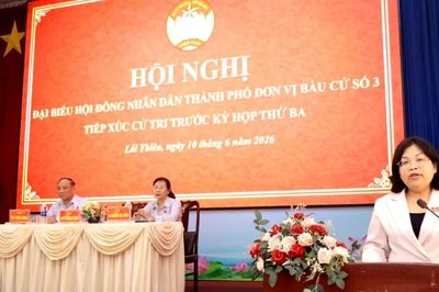 Cử tri kiến nghị tăng cường quản lý đất công, xử lý tình trạng xả rác trái phép