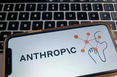 [VIDEO] Anthropic cảnh báo AI vượt tầm kiểm soát, kêu gọi tạm dừng toàn cầu