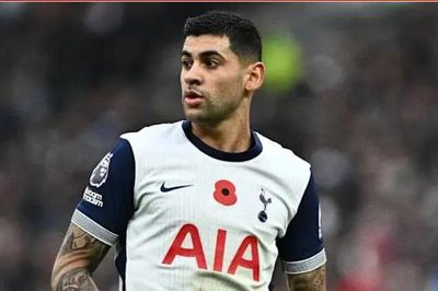 Man United tranh sao Tottenham với Barca