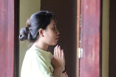 Sĩ tử Đà Nẵng lên chùa Linh Ứng tìm tĩnh tâm trước giờ thi