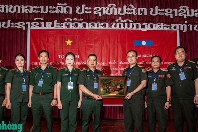 Sĩ quan trẻ Biên phòng Việt Nam - Lào thắt chặt tình đoàn kết, hữu nghị