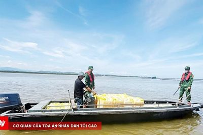 Thu giữ gần 2.000 lít xăng không rõ nguồn gốc