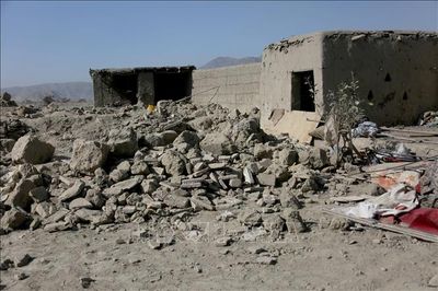 Pakistan nối lại không kích Afghanistan