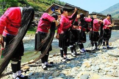 Làng tóc dài 'có một không hai'