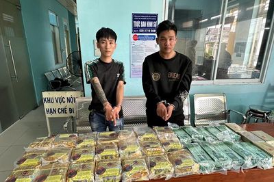 Hàng trăm cảnh sát đột kích đồng loạt tại 11 tỉnh thành, bắt 400 đối tượng trong đường dây ma túy khủng