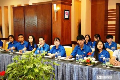 Chuyên gia cảnh báo nguy cơ ma túy 'ẩn mình' trong thuốc lá điện tử