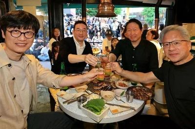 Jensen Huang bất ngờ trở thành 'vua bán hàng' ở Hàn Quốc
