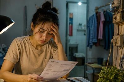 Mẹ đơn thân ở Hà Nội tá hỏa vì tiền điện mùa nắng nóng