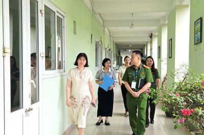 Hơn 1,2 triệu thí sinh làm thủ tục dự thi tốt nghiệp THPT
