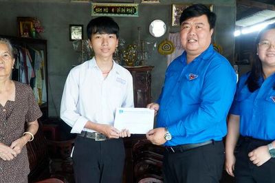 Tỉnh đoàn An Giang tiếp sức cho thí sinh có hoàn cảnh khó khăn