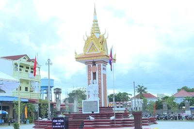 Hoàn thành tôn tạo, nâng cấp Tượng đài Hữu nghị Việt Nam - Campuchia tại Stung Treng