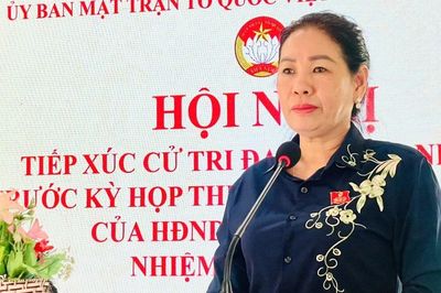 Phó Chủ tịch HĐND tỉnh Huỳnh Thúy Vân tiếp xúc cử tri xã Canh Liên