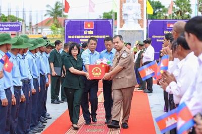 Tiễn, bàn giao 15 hài cốt liệt sĩ hy sinh tại Campuchia để hồi hương về đất mẹ Việt Nam