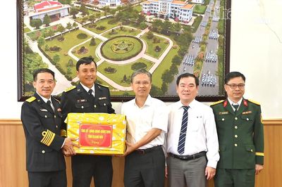 Trung tâm Huấn luyện Vùng 4 tổ chức Lễ tuyên thệ chiến sĩ mới năm 2026