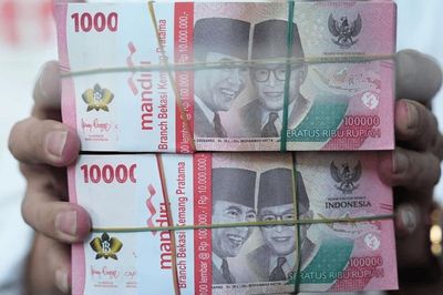 Indonesia tăng lãi suất khẩn cấp lên 5,5% để cứu đồng rupiah khỏi đáy lịch sử