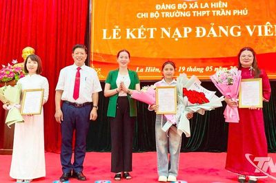 Đổi mới sinh hoạt chi bộ từ 'Sổ tay đảng viên điện tử'