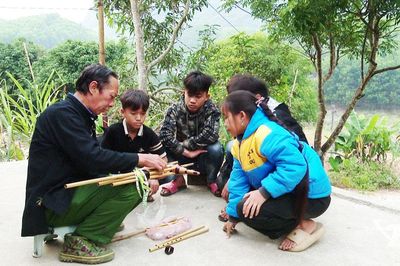 Người giữ tiếng khèn Mông giữa núi rừng Khuôn Ngục