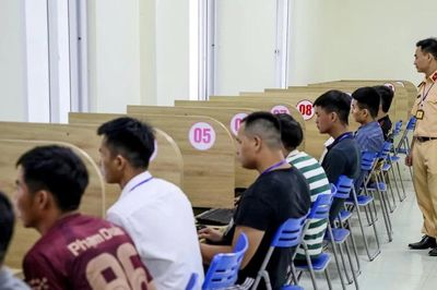Đề xuất nâng yêu cầu sát hạch, giảm thủ tục cấp giấy phép lái xe quốc tế