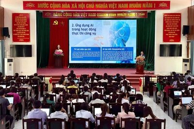 Tập huấn bồi dưỡng kỹ năng số cho 158 cán bộ, công chức, viên chức xã Đông Khê