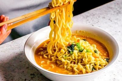 Điều gì sẽ xảy ra với cơ thể nếu bạn thường xuyên ăn sáng bằng mì tôm?