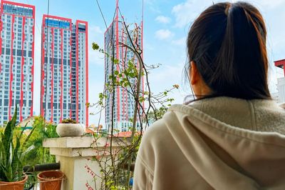 Những 'ốc đảo thượng lưu' giữa thành phố và khoảng cách ngày một lớn đối với người trẻ