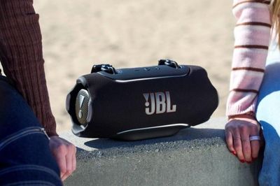 Chào mùa hè rực rỡ, JBL Xtreme 5 và JBL Go 5 chính thức lên kệ