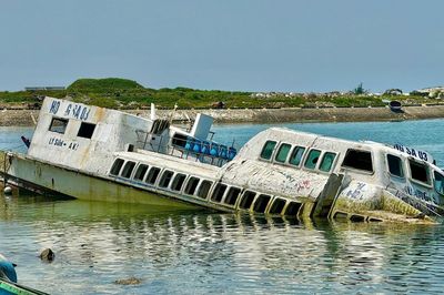 Hẩm hiu số phận những con tàu bạc tỷ nằm 'dầm mưa dãi nắng' ở Lý Sơn