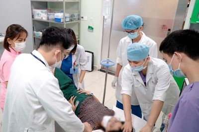 Cơn đau ngực cuối thai kỳ hé lộ nhồi máu cơ tim suýt cướp sinh mạng hai mẹ con