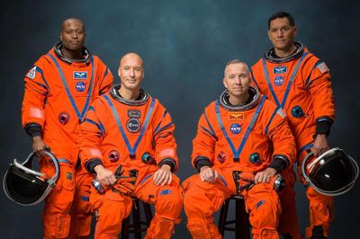 NASA công bố phi hành đoàn Artemis III, chuẩn bị cho sứ mệnh Mặt Trăng năm 2027