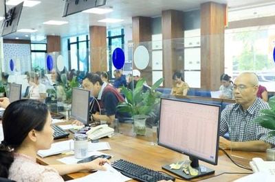 Tiếp tục đổi mới tư duy quản trị