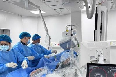 Bệnh viện Hà Đông lần đầu áp dụng công nghệ IVUS-NIRS cứu sống bệnh nhân tổn thương động mạch vành