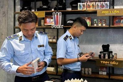 Lệnh cấm đã có, vì sao thuốc lá điện tử vẫn tràn lan?