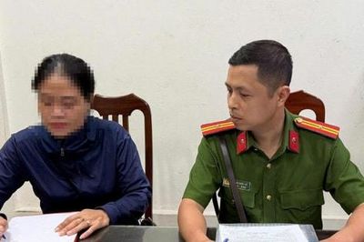 Xử lý người bán hàng rong thu 430.000 đồng cho 10 chiếc bánh rán của khách nước ngoài