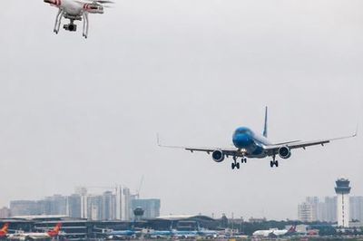 Liên tiếp xảy ra sự cố gần sân bay: Bay drone thế nào để không bị phạt?