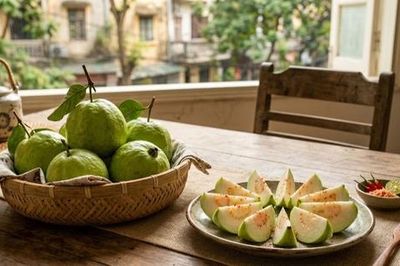 3 nhóm người cần hạn chế ăn ổi và 3 sai lầm cần tránh
