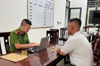 Bé trai 10 tuổi chi chít vết bầm trên người, người cha khai 'đánh để dạy dỗ'