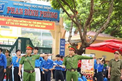 Lực lượng Công an đồng hành, tiếp sức, giúp sĩ tử vượt 'vũ môn'
