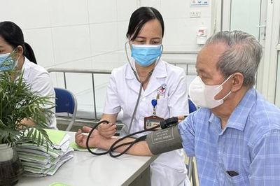 Chạy đua tới mục tiêu khám sức khỏe toàn dân miễn phí