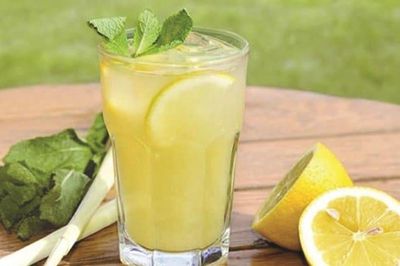 Lạm dụng đồ uống 'giải nhiệt', 'thanh lọc' mùa hè: Bác sĩ cảnh báo nhiều nguy cơ sức khỏe