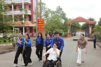 Quảng Trị: Thí sinh đến điểm thi sau ngày mổ ruột thừa