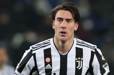 Tình cảnh éo le của Vlahovic