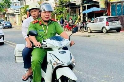 Công an chạy đua thời gian hỗ trợ nam sinh lấy căn cước cách điểm thi 12km
