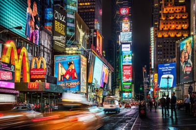 New York yêu cầu quảng cáo dùng người mẫu AI phải gắn nhãn