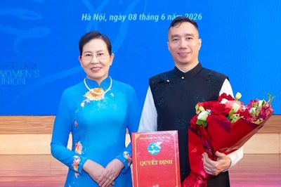 Vinh danh hành trình hỗ trợ phụ nữ khởi nghiệp với áo dài của nhà thiết kế Đỗ Trịnh Hoài Nam