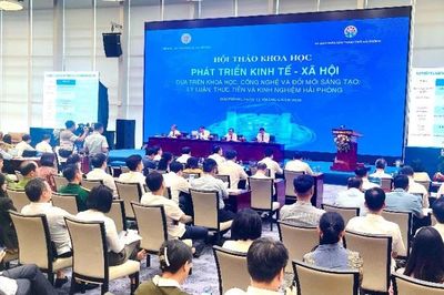 Hội thảo Phát triển kinh tế-xã hội dựa trên khoa học, công nghệ và đổi mới sáng tạo