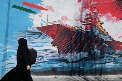 Mỹ không kích dồn dập, Iran cảnh báo đáp trả khốc liệt