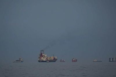 Iran tuyên bố đóng Hormuz, đẩy lùi tiêm kích F-16 của Mỹ