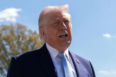 Ông Donald Trump tiết lộ hàng chục tên lửa Tomahawk đồng loạt nã vào Iran