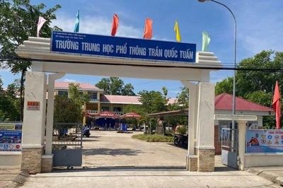 Xin đi vệ sinh rồi mang điện thoại vào phòng thi, 1 thí sinh bị đình chỉ