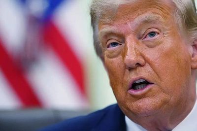 Ông Donald Trump nói 'muốn chiếm' đảo Kharg, Iran tuyên bố 'chính Mỹ mới phải đầu hàng'